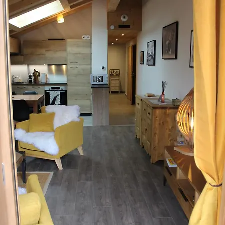 De Standing Bostan Apartment